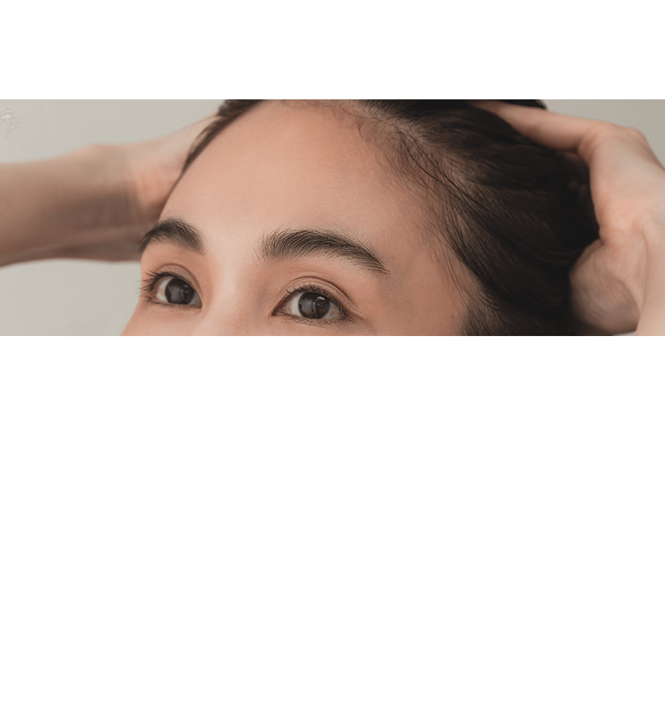 シャンプー前の頭皮ケア シャンプー前の乾いた頭皮にオイルを馴染ませ「3分オイルパック」を。熱ダメージ等で乾きがちな頭皮を潤いある健やかな状態に整えます。オイルパック後はしっかりオイルを洗い流し、いつものヘアケアを。